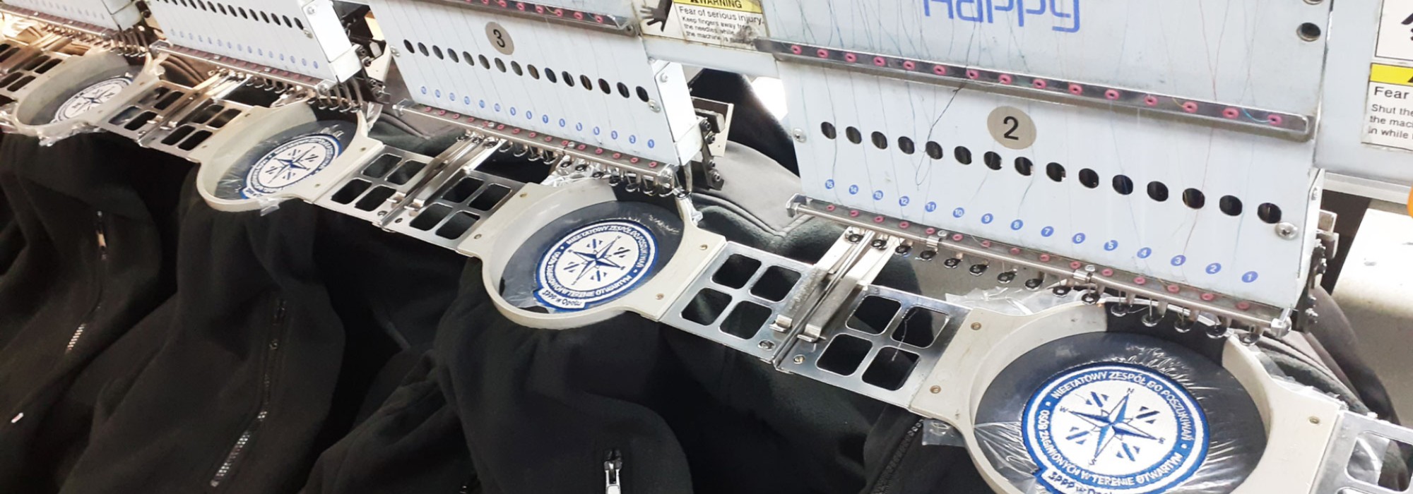 Haft na piersi polarów