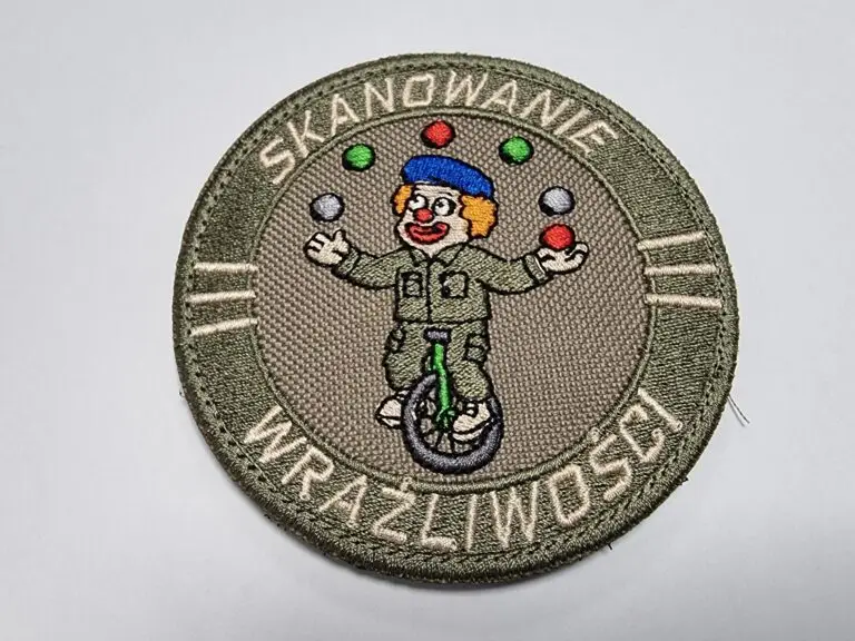 10 naszywek haftowanych z rzepem – zdjęcie 1