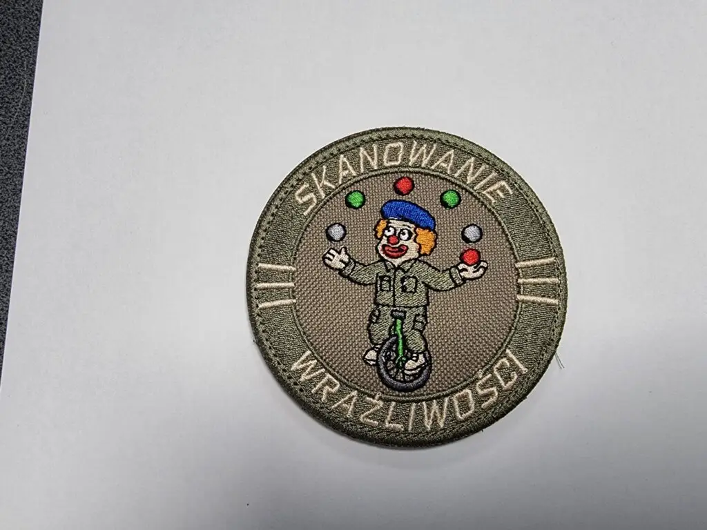 10 naszywek haftowanych z rzepem – zdjęcie 2