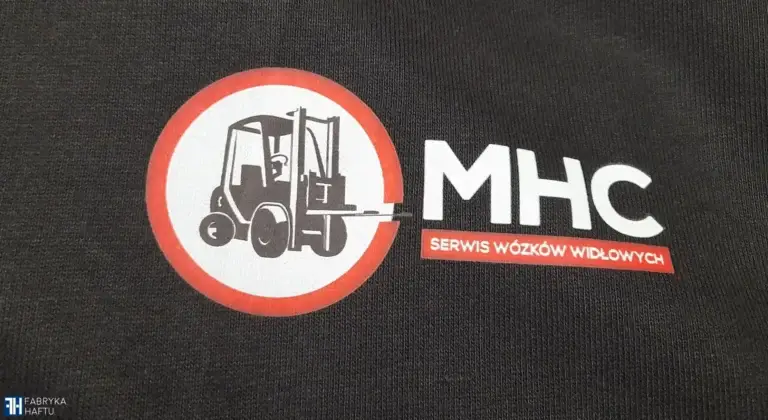 Nadruk DTF na koszulkach dla firmy MHC